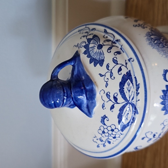 Vintage Blue Flowered Cookie Jar by Blue Onion - Picture 3 of 7